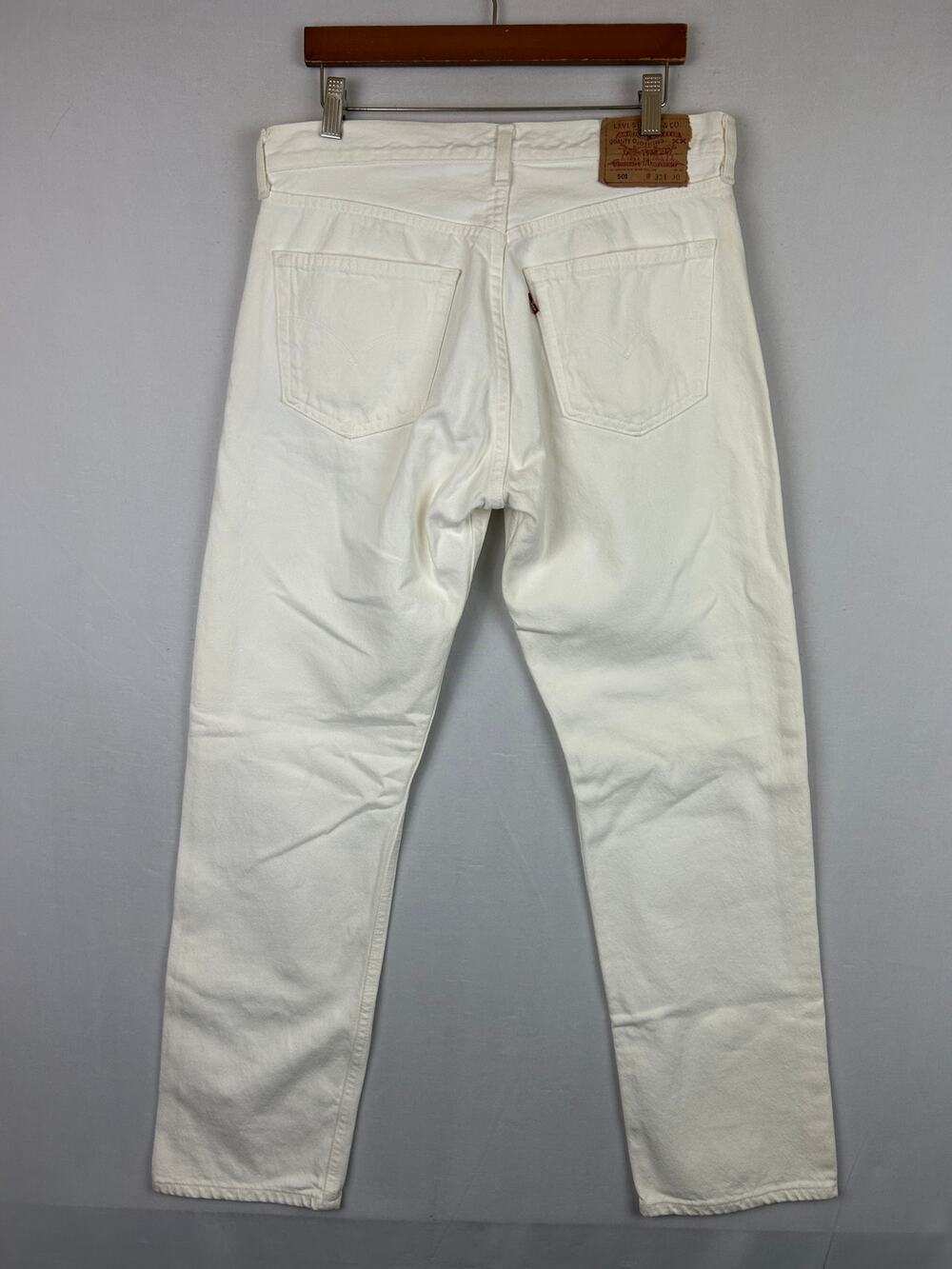 Levi's 501 Straight Leg Button Fly White Jeans Men's Size 33x30 (Measures 32x32)